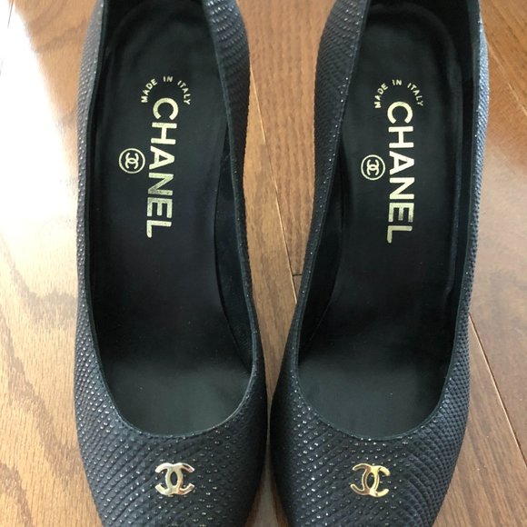 CHANEL Black Pump, Size 36 1/2